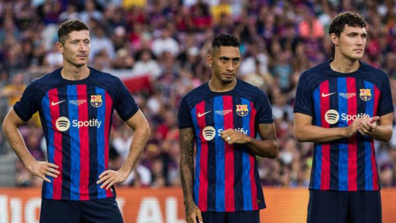Barcelona đã mua Robert Lewandowski và Raphinha vào mùa hè này, và ký Andreas Christensen theo dạng chuyển nhượng tự do
