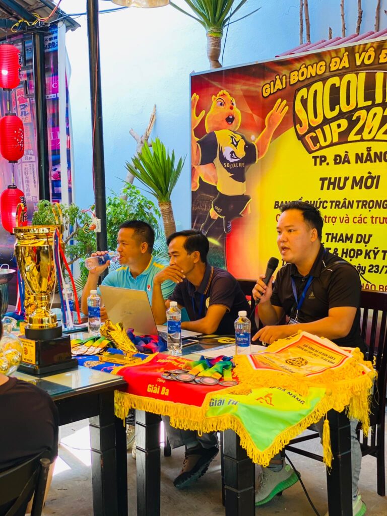 Anh Khải - Trưởng BTC SocoLive Cup Đà Nẵng 2022 phát biểu trong buổi lễ