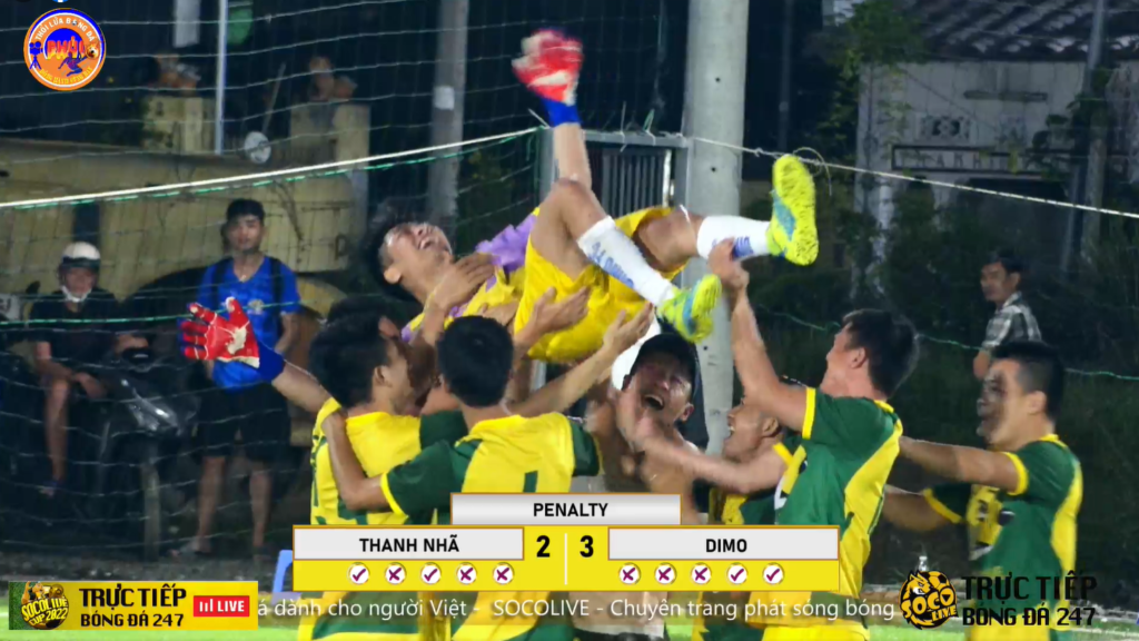 DIMO FC ăn mừng chiến thắng Penalty 3-2 trước Thanh Nhã FC