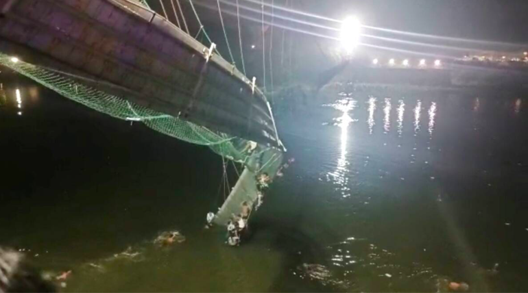 Hình ảnh cây cầu bị đổ