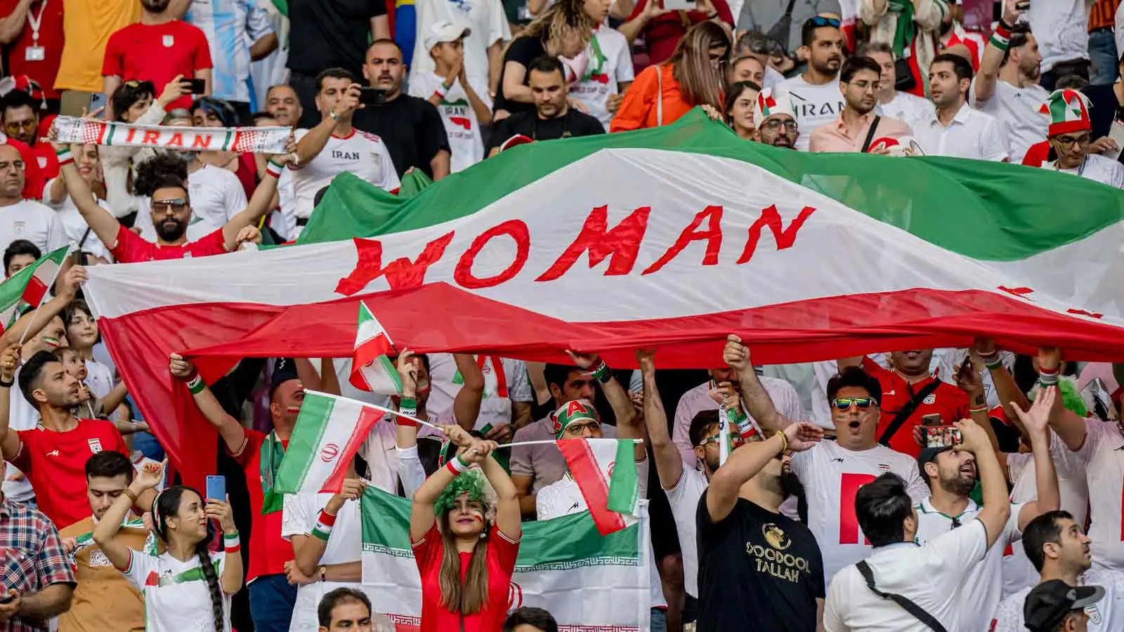 Cổ động viên - nguồn sức mạnh to lớn của Iran tại World Cup 2022