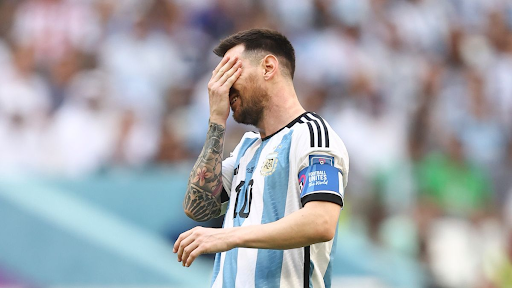 Vì vậy mà đội tuyển Argentina đã chấp nhận phá lệ để các cầu thủ gặp lại vợ, bạn gái và người thân