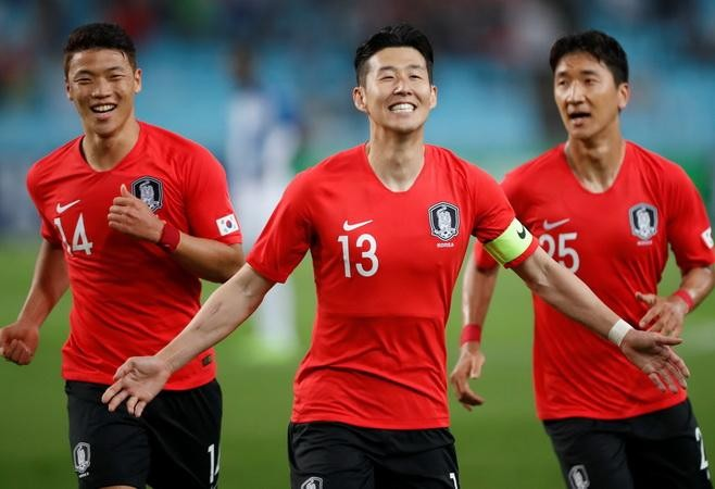 ĐT Hàn Quốc đã cầm hòa Uruguay trong trận đầu ra quân 