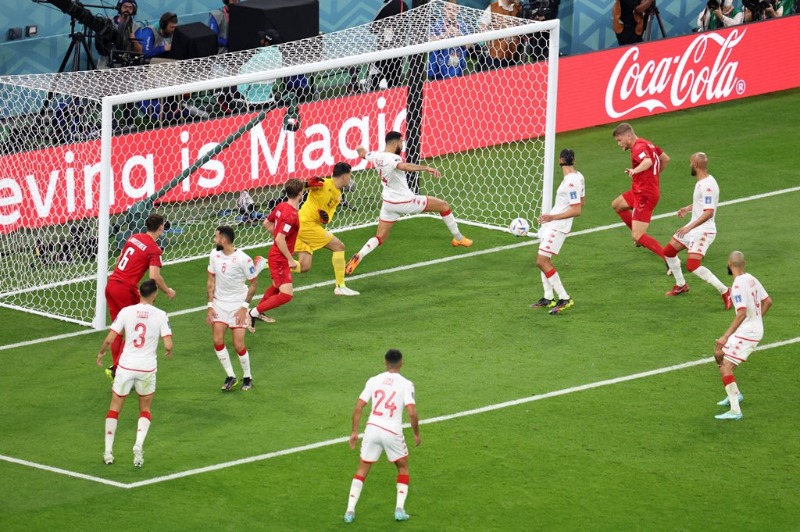 Cả Đan Mạch vs Tunisia tạm cảm thấy hài lòng với 1 điểm