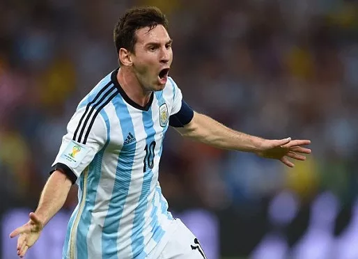 Cầu thủ Argentina được gỡ bỏ "cấm vận" gặp bạn gái, vợ