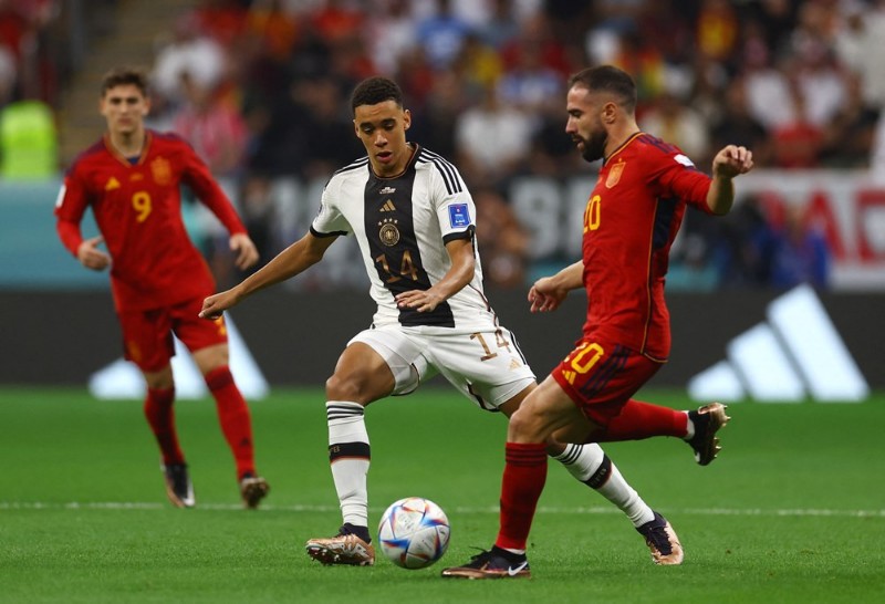 giữa Tây Ban Nha vs Đức: Tây Ban Nha lẫn Đức đều có những màn nhập cuộc đầy tốc độ