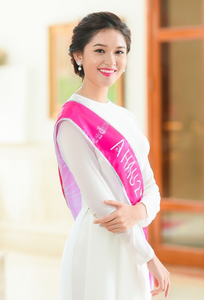 Cô là á hậu 2 của Hoa hậu Việt Nam 2016