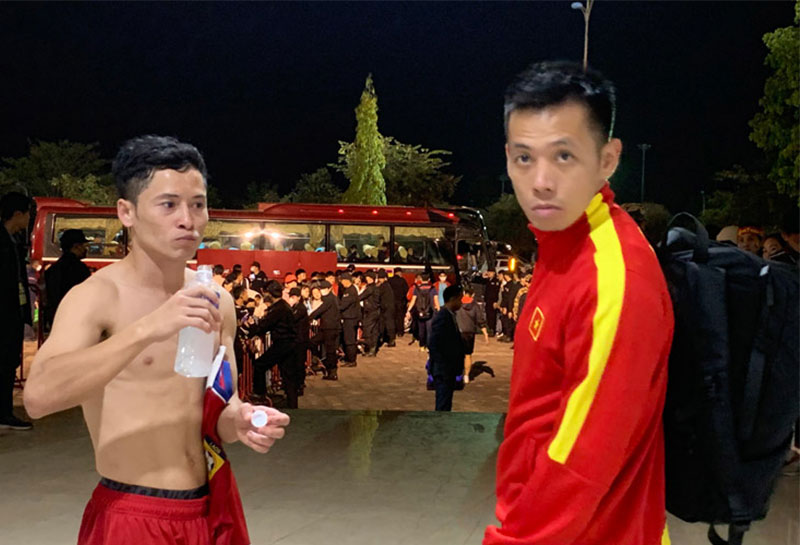 "Messi Lào" đổi áo cho Văn Quyết sau trận thua Việt Nam