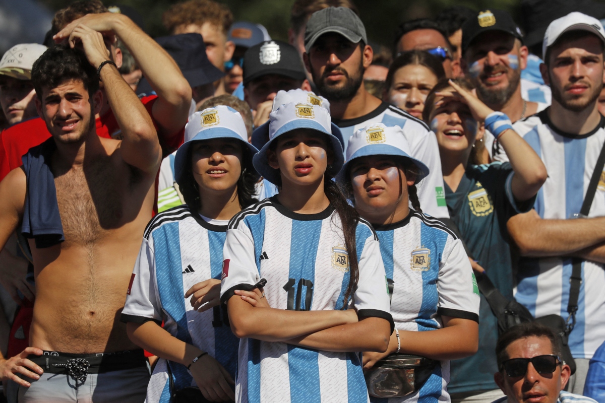 Messi gánh trên vai cả đất nước Argentina rộng lớn