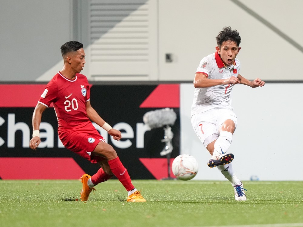 Cầu thủ Việt bị đối thủ dùng cùi trò trong vòng loại AFF Cup 2022