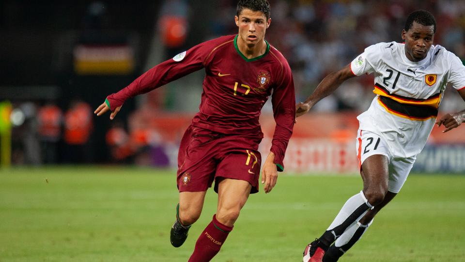 Những bước chạy của C. Ronaldo lần đầu ra mắt tại World Cup