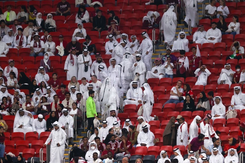 Người hâm mộ Qatar bỏ về giữa chừng ngày khai mạc World Cup 2022