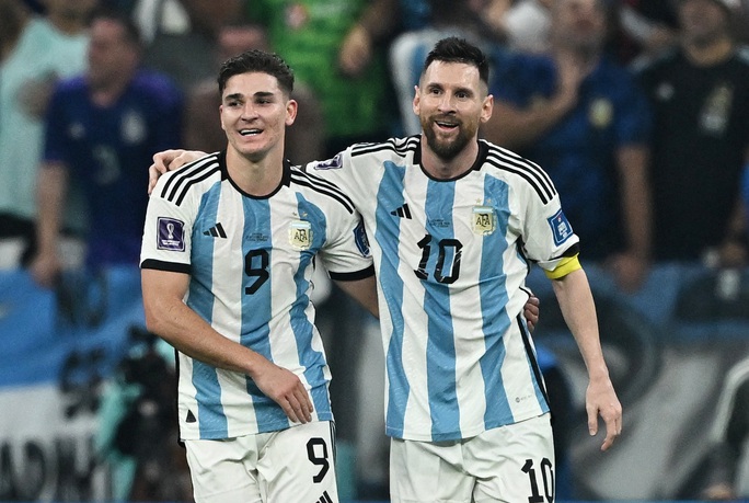 Hai ngôi sao sáng giá của Argentina trên hàng công