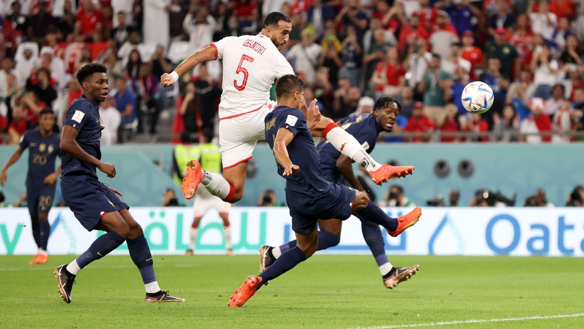 Tunisia đã có bàn thắng mở màn ở ngay đầu hiệp 2