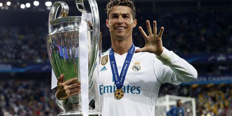 Ronaldo muốn về lại Real Madrid thi đấu trong 6 tháng. 