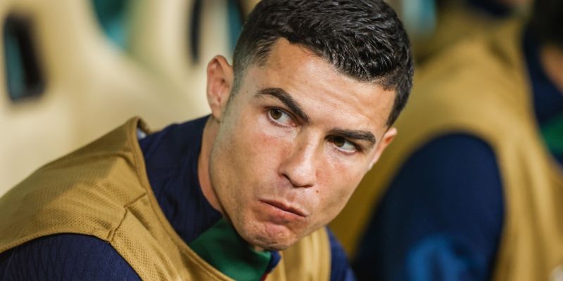 Ronaldo dự bị tại World Cup sau khi bị MU sa thải