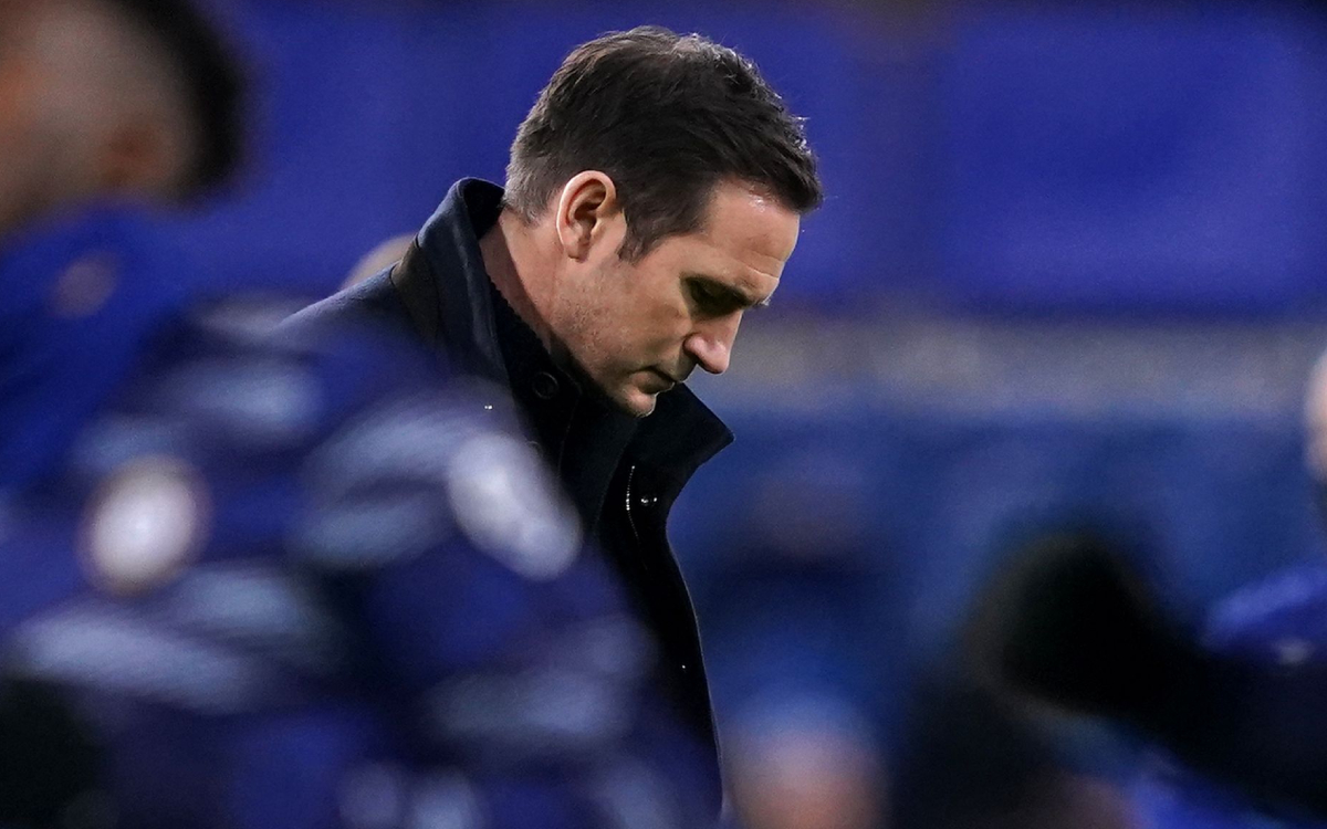 Huấn luyện viên Lampard buồn và căng thẳng trước những lời chỉ trích của cổ động viên
