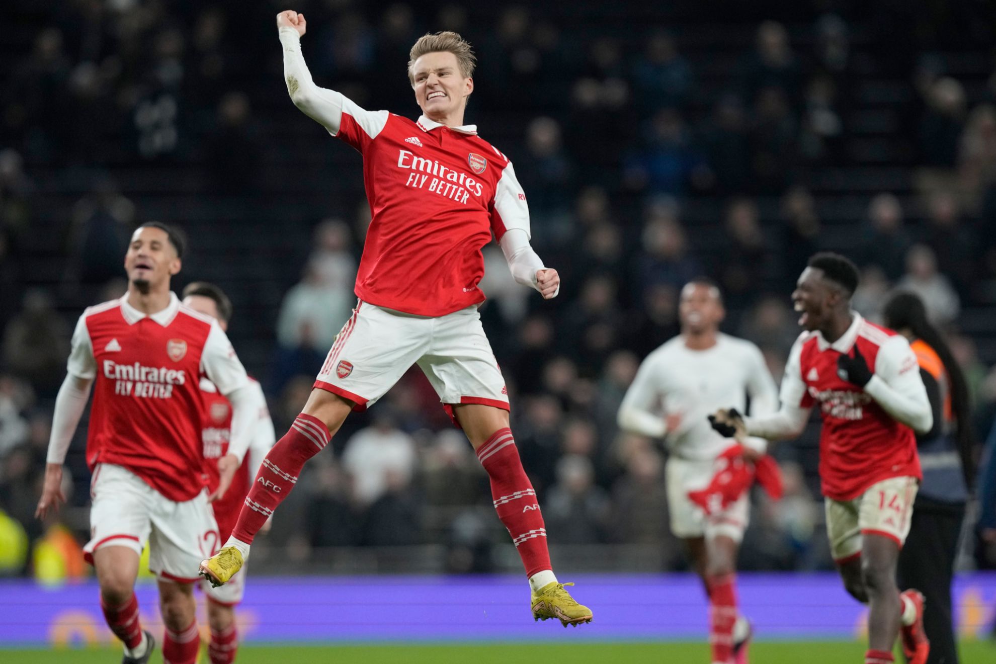 Arsenal đạt phong độ đỉnh cao tại Ngoại hạng Anh 
