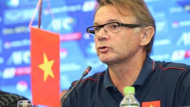 Lễ ký kết hợp đồng HLV Troussier thông báo về việc ông chính thức dẫn dắt đội tuyển Việt Nam
