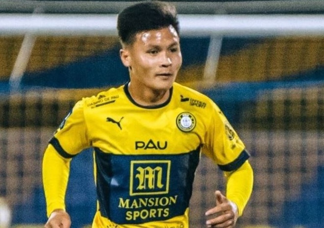 Quang Hải không thể cạnh tranh trong đội hình Pau FC