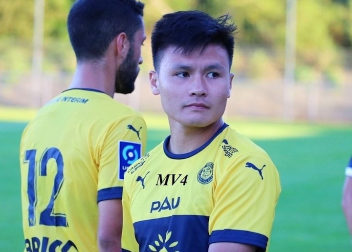 Quang Hải không được đánh giá cao trong đội hình Pau B