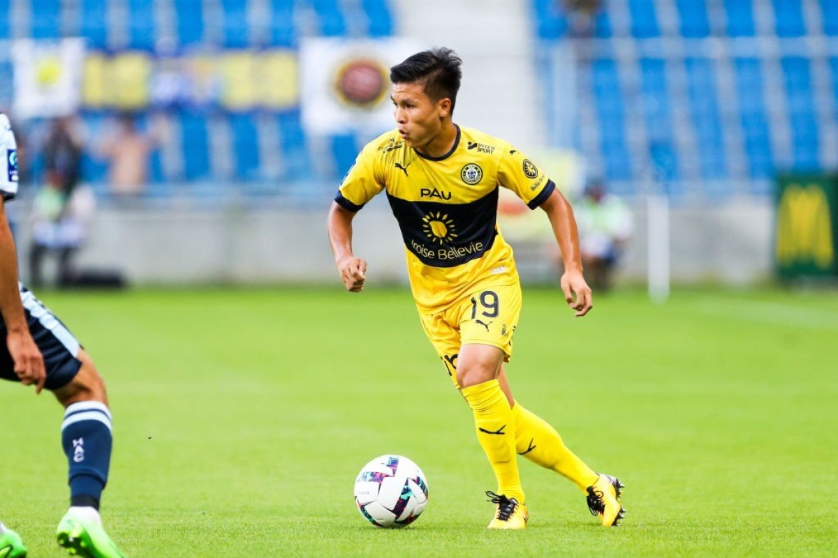 Quang Hải với thời gian ít ỏi khi thi đấu tại Ligue 2 trong màu áo Pau FC 