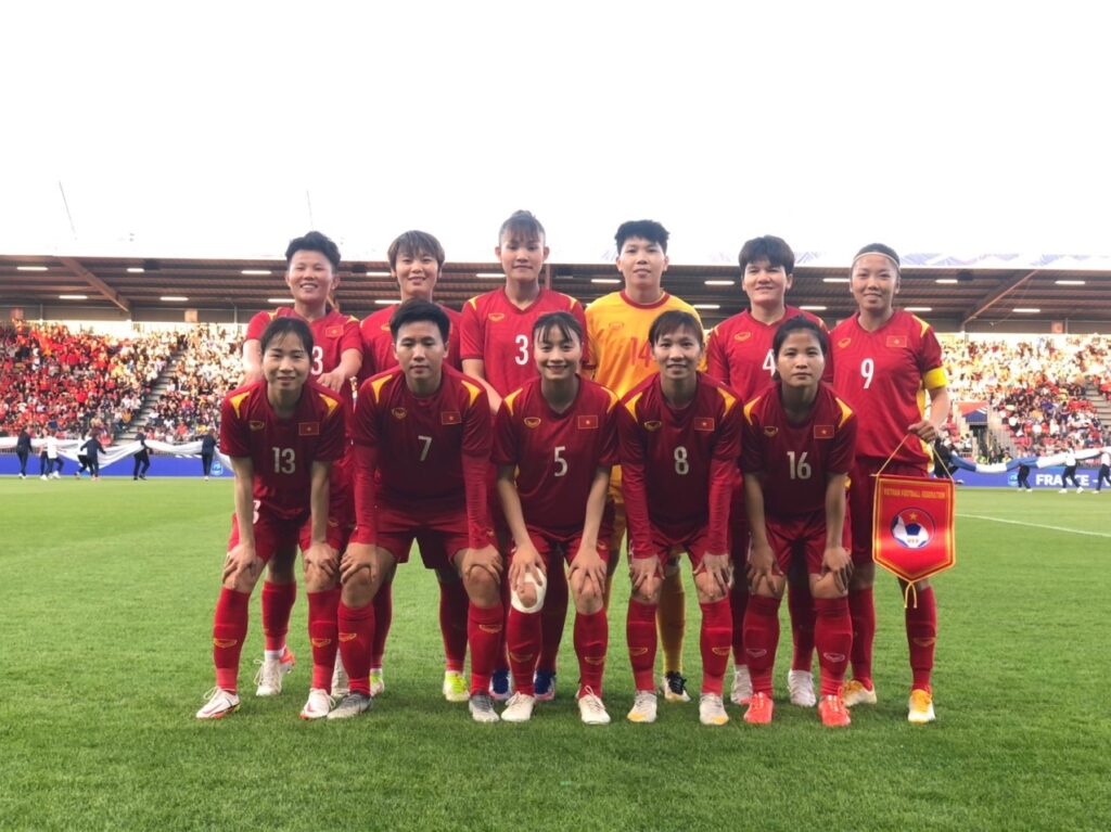 Buổi tập luyện đầu tiên tại SVĐ Việt Trì của đội tuyển nữ U.20 Việt Nam 