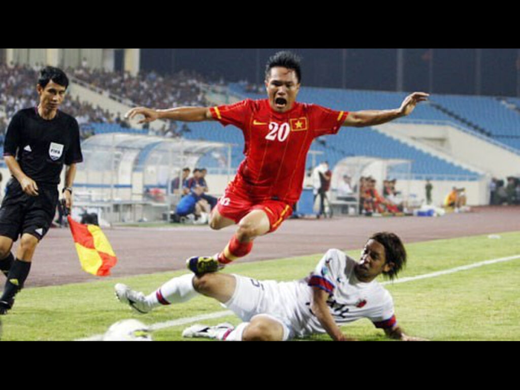 Lê Quang Hùng mong có thể chơi bóng trở lại để “trả nợ bóng đá”