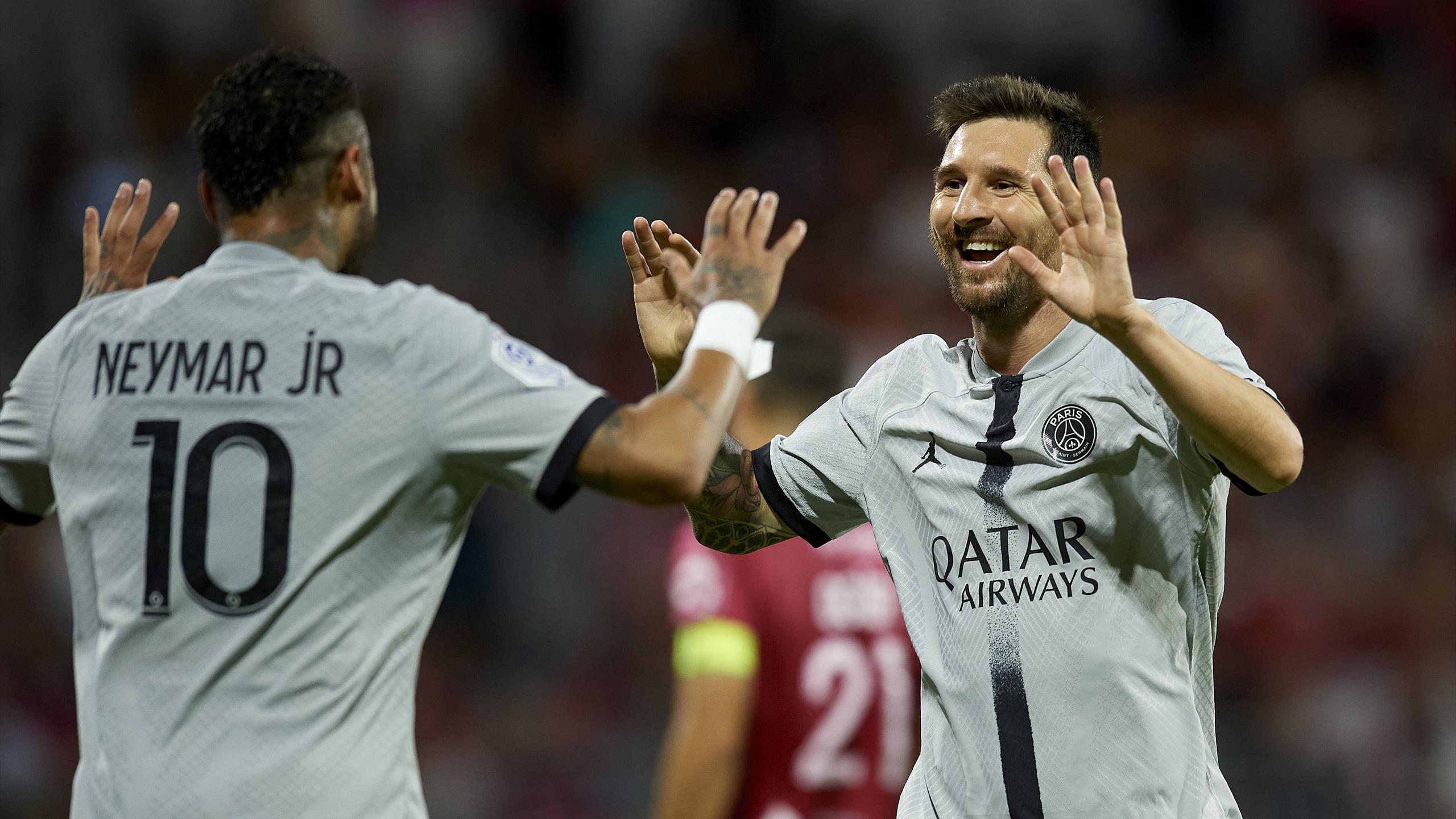 Messi có động thái đáp trả lại Benzema 