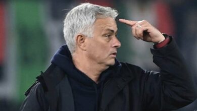 Mourinho bị tố có hành động kém văn minh với BTC Serie A