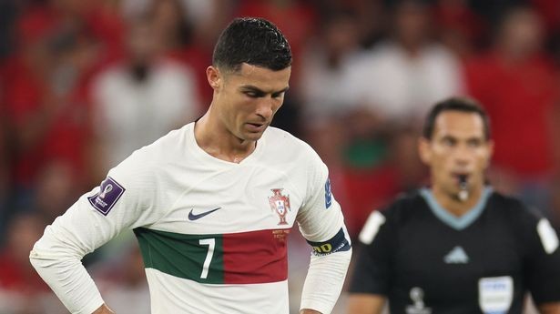 Ronaldo khích lệ tinh thần thi đấu của các cầu thủ Bồ Đào Nha