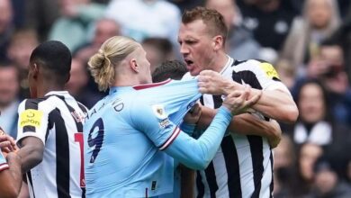 Haaland gây hấn với cầu thủ hậu vệ Newcastle