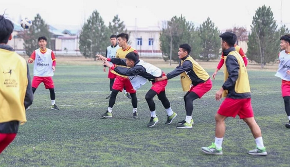 U20 Việt Nam thích ứng với điều kiện tập luyện