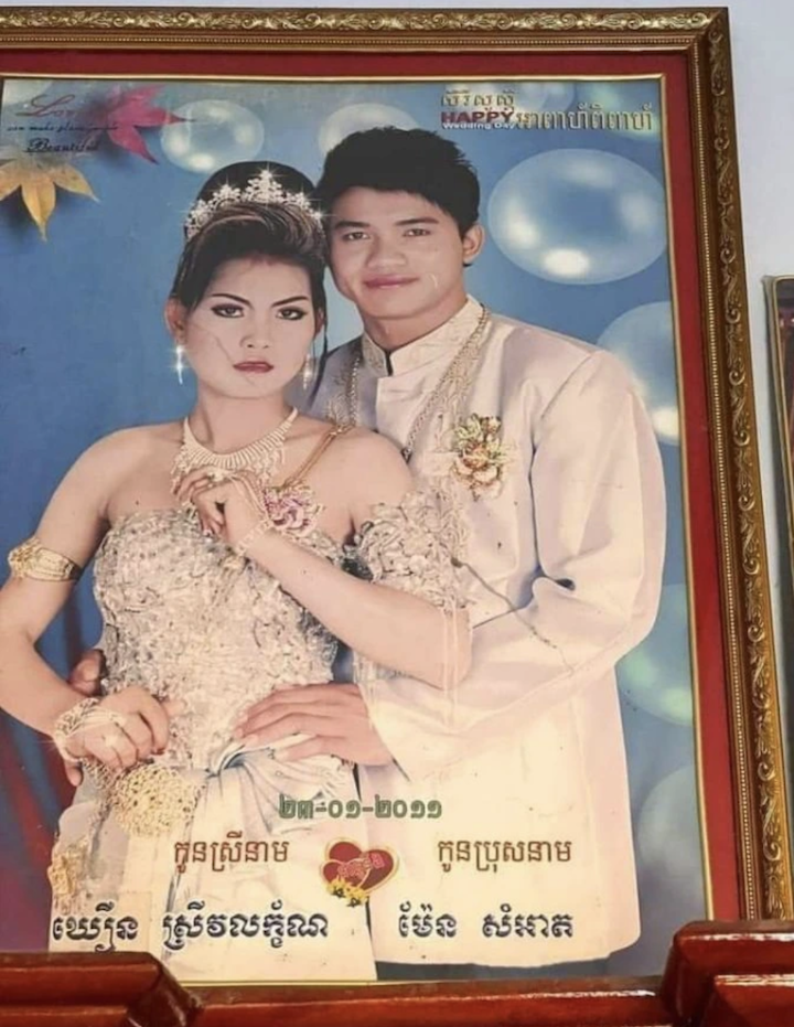 Ảnh cưới của Khoeun Sreyleak (30 tuổi) và Men Sam Ang (36 tuổi)