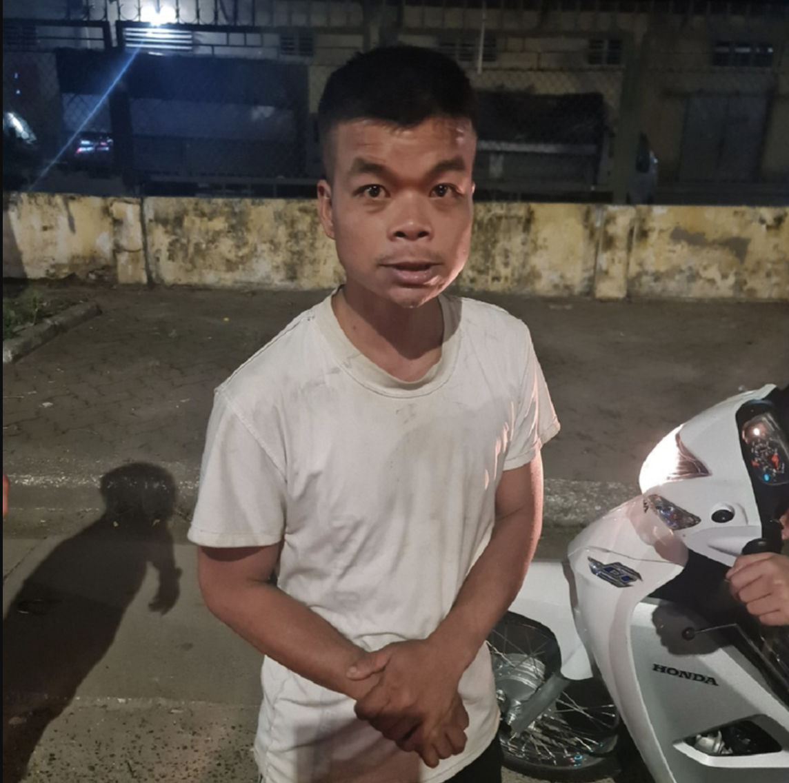Bùi Văn Giang (35 tuổi, ở huyện Yên Khánh, tỉnh Ninh Bình) tại thời điểm bị bắt giữ