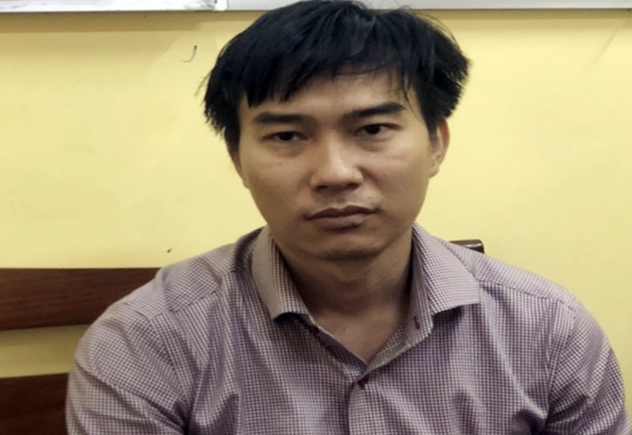 Nghi can Danh Sơn (36 tuổi, trú huyện Vĩnh Cửu, bác sĩ làm việc tại khoa ngoại Bệnh viện Đa khoa Đồng Nai) 